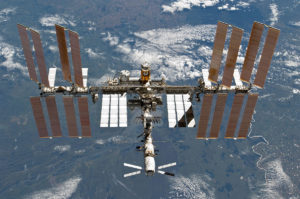 ISS, By NASA [Public domain], via Wikimedia Commons