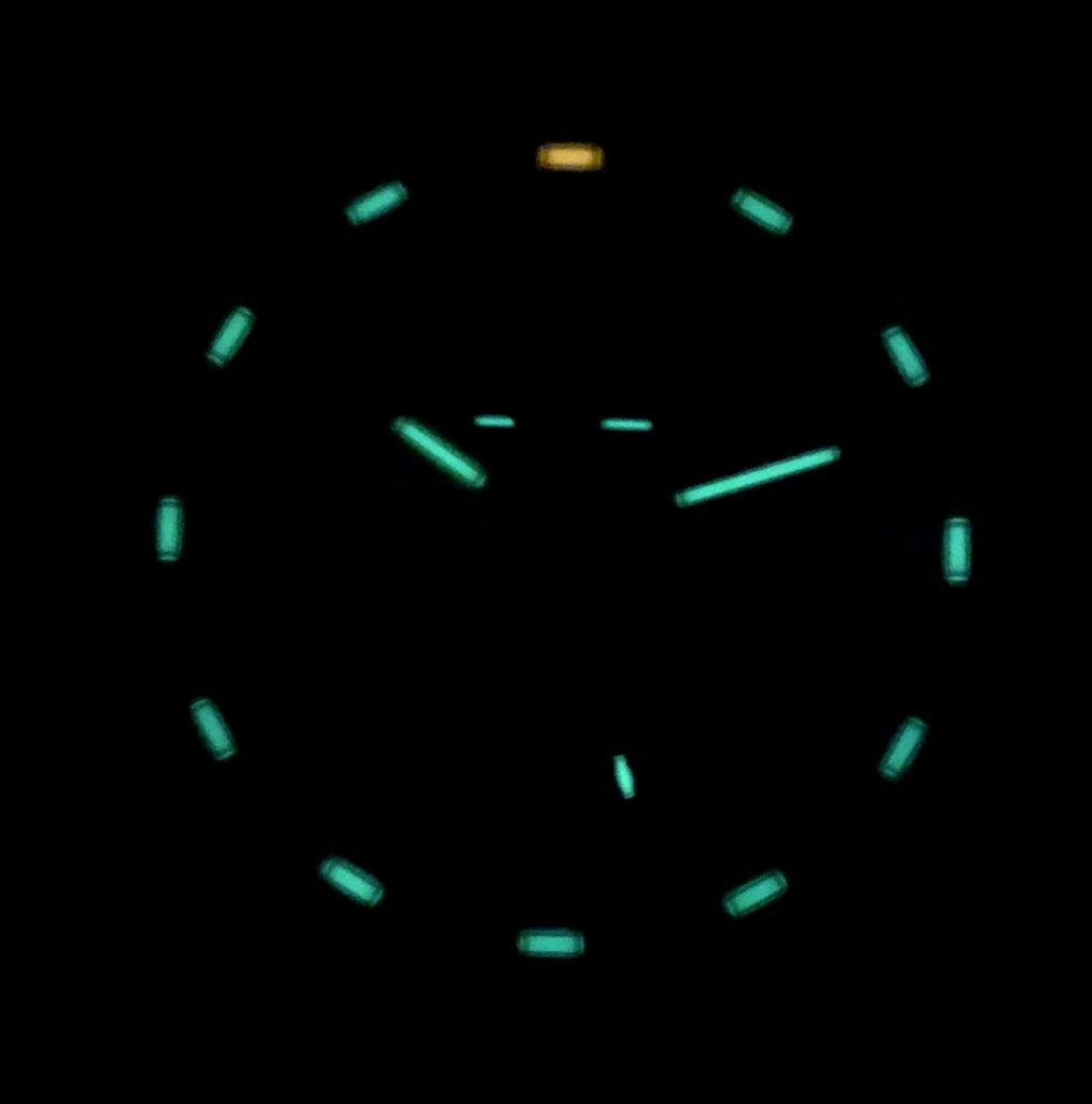 trigalight Tritium Röhrchen im Dunkeln bei Nacht