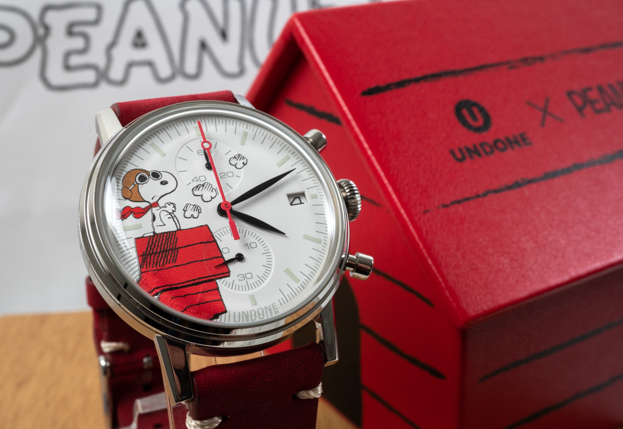 Read more about the article UNDONE Peanuts-Uhr / Moonwatch: Sonderedition mit Snoopy, Charlie Brown, Woodstock & Co. aus dem Konfigurator