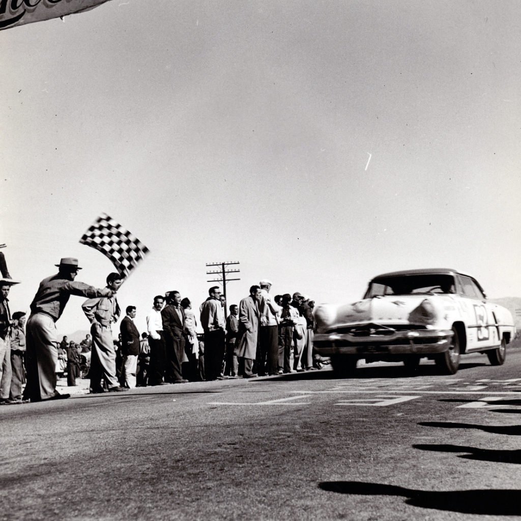 Carrera Panamericana 1953 Lincoln checkered flag