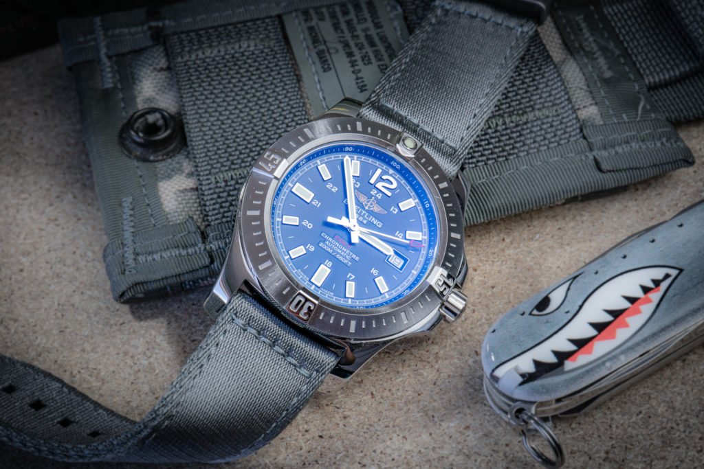 Breitling-Colt-zweiteiliges-Nato-grau-Watchbandit-Uhr