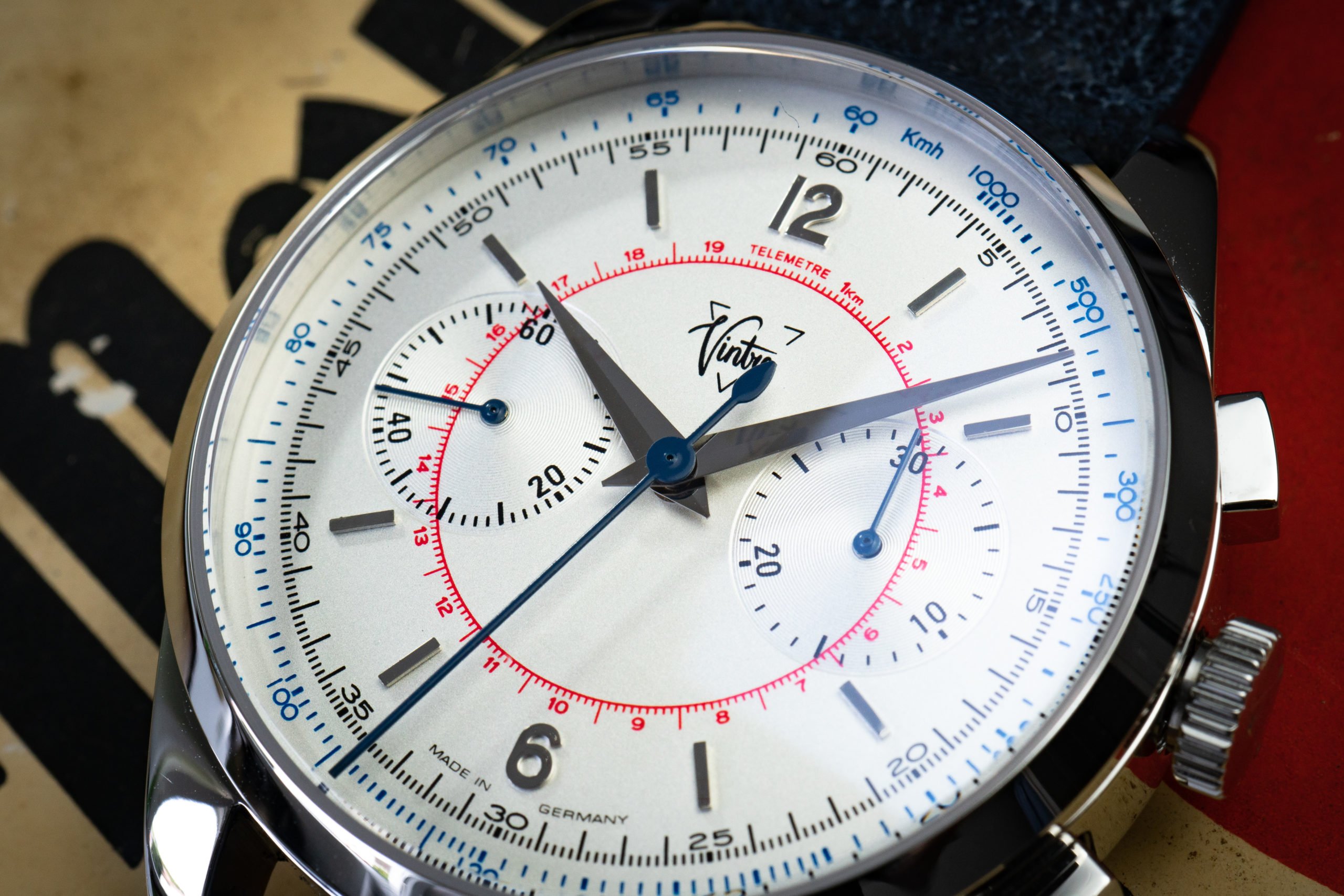 Read more about the article Vintro Le Mans 1952: „Made in Germany“ Retro-Chronograph auf dem Prüfstand