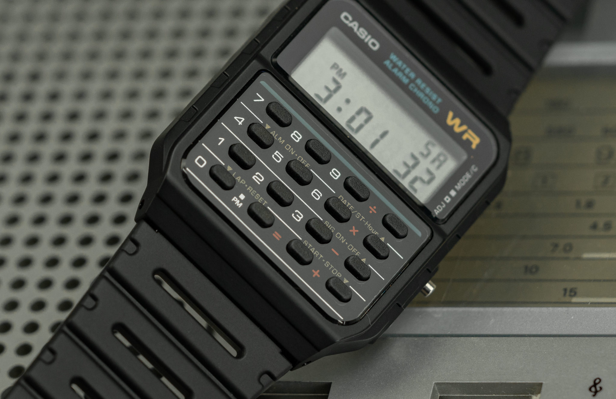 Casio-Taschenrechner-Uhr-25-von-25-2048x1328.jpg