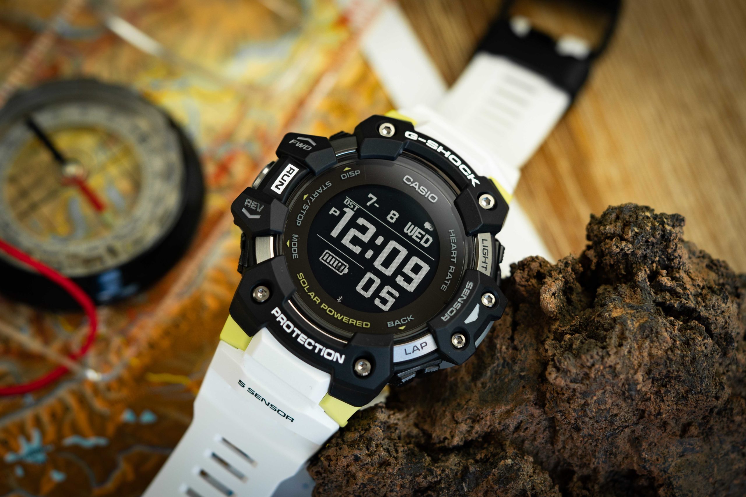 人気再入荷G-SHOCK Gショック GBD-H1000-8JR 時計