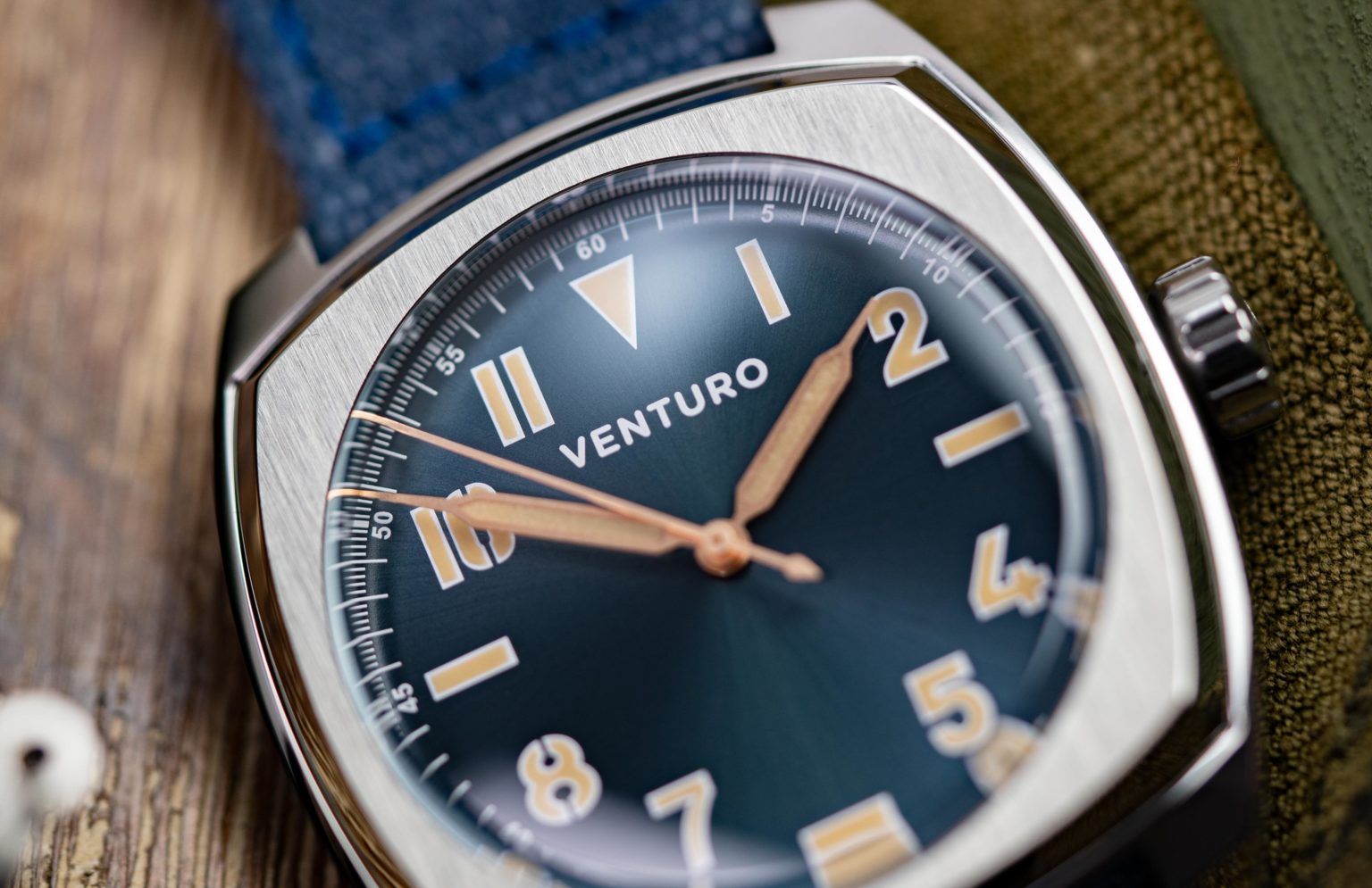 Venturo-Field-Watch-2-14