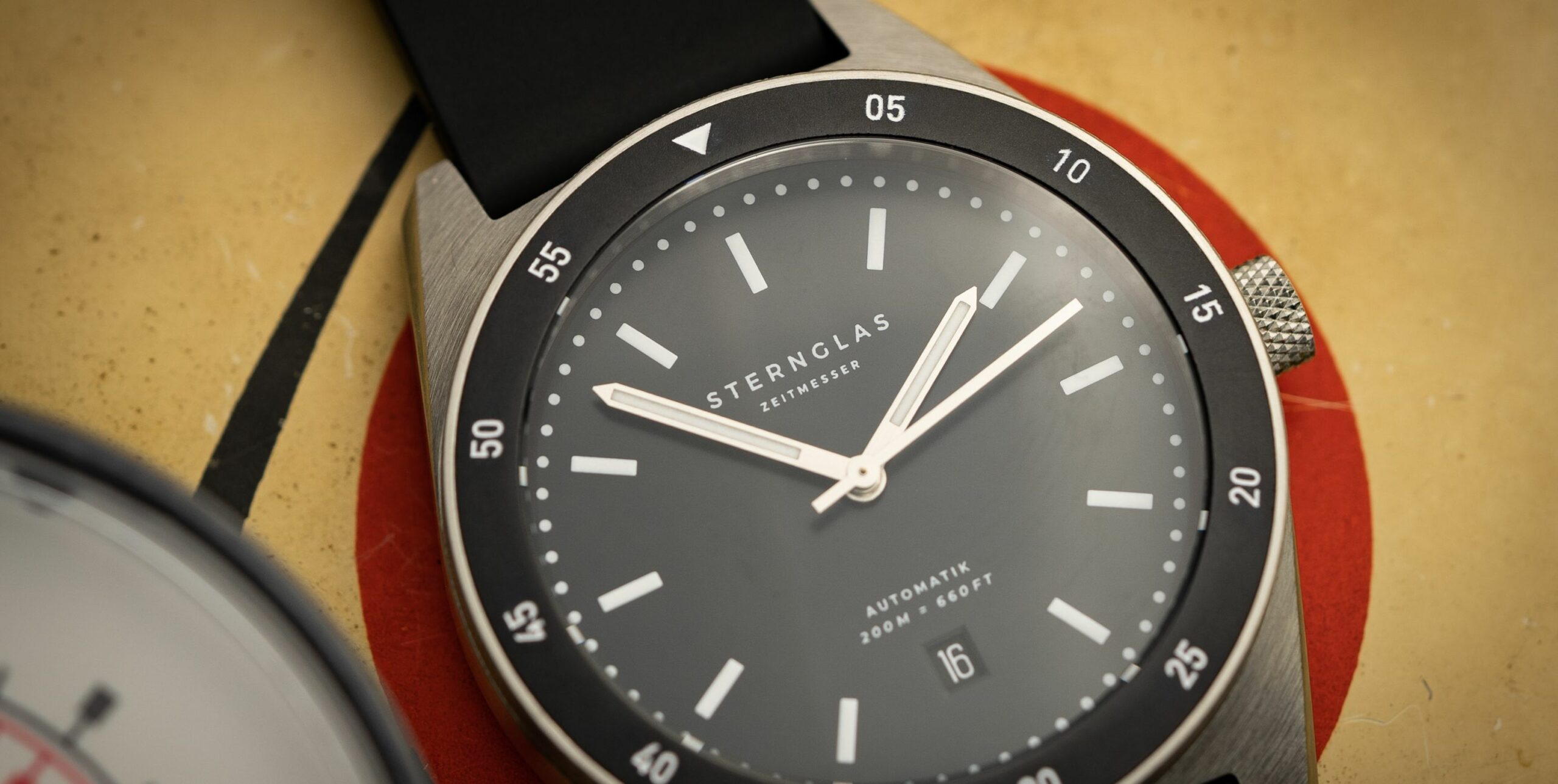 Read more about the article Sternglas Marus: Dressiger Design-Diver im Test