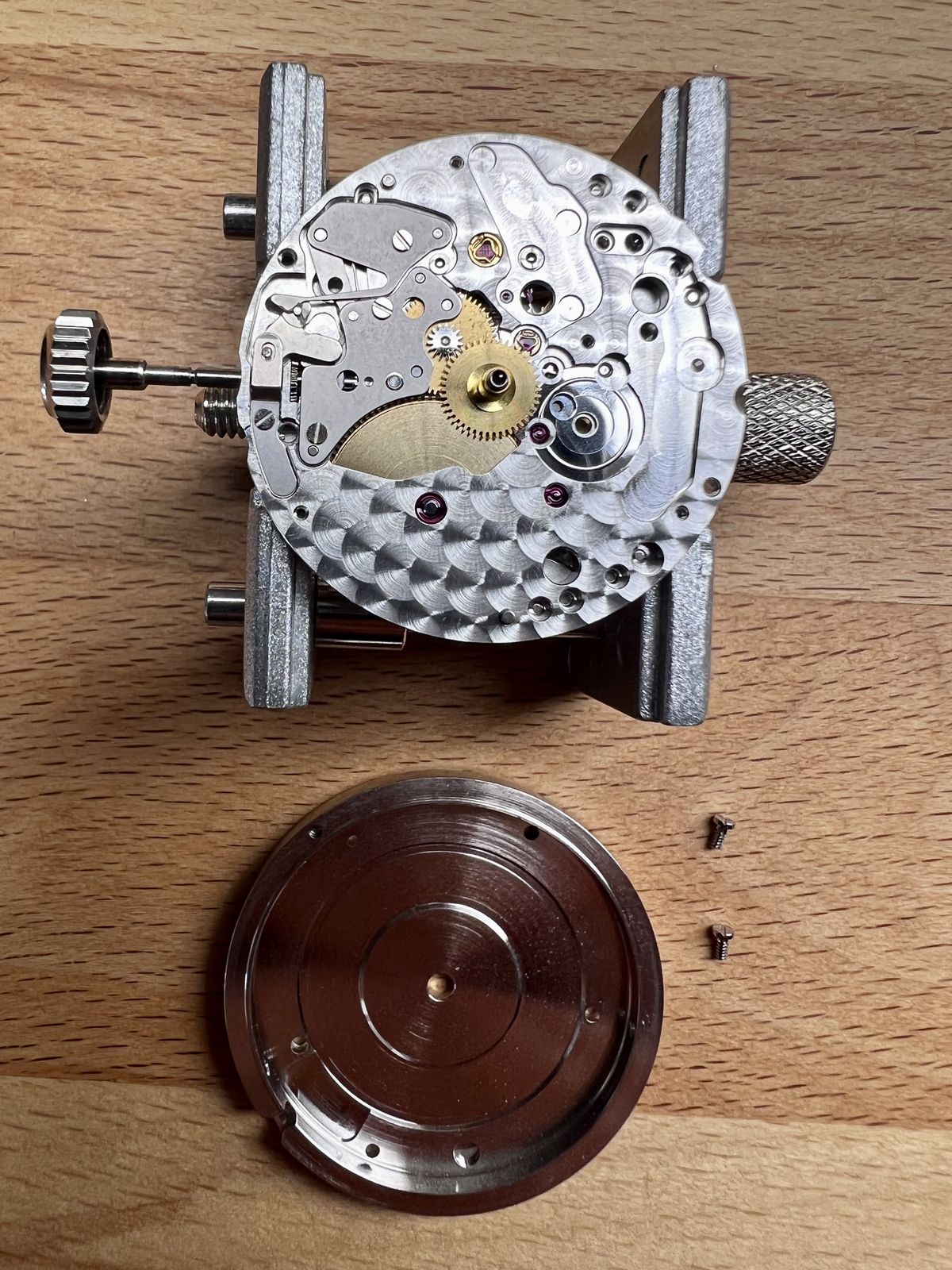 Rolex montiertes Zeigerwerk mit demontierter Abschirmplatte