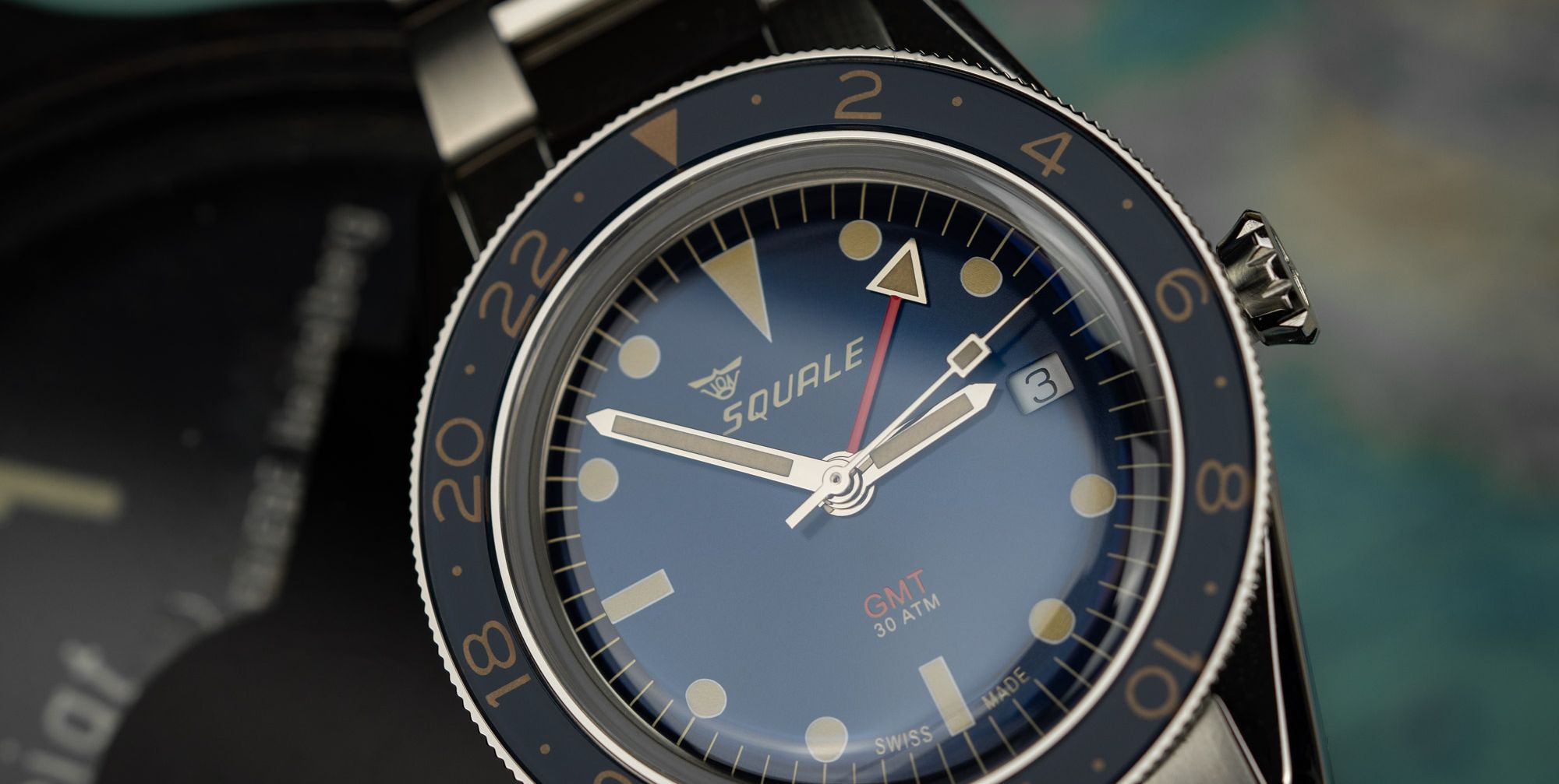 Read more about the article Taucher trifft GMT-Komplikation: Squale Sub-39 GMT “Vintage” im Test