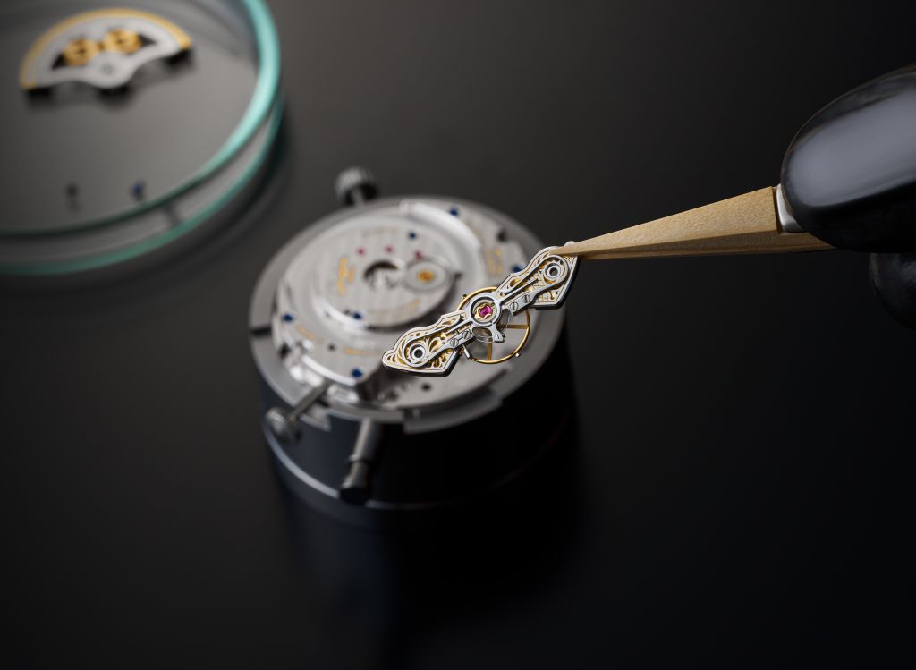 PMC RedGold 15 Oscillating system with duplex swan neck spring LRes RGB 1