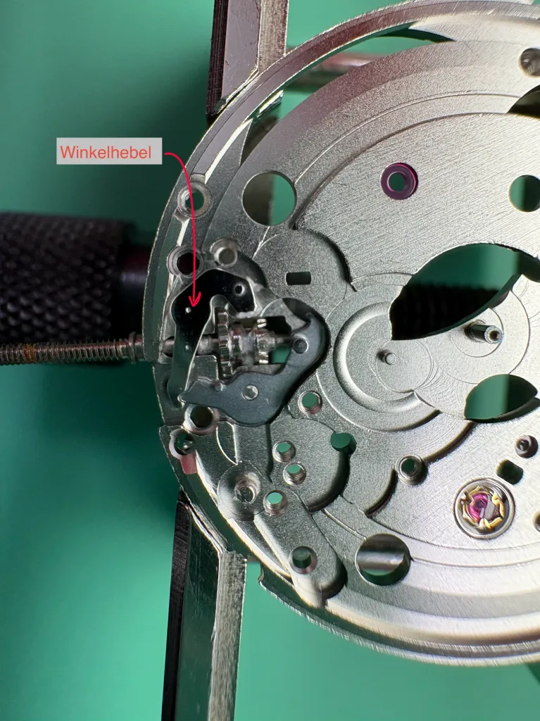 6. ETA 2824 2 mit Winkelhebel